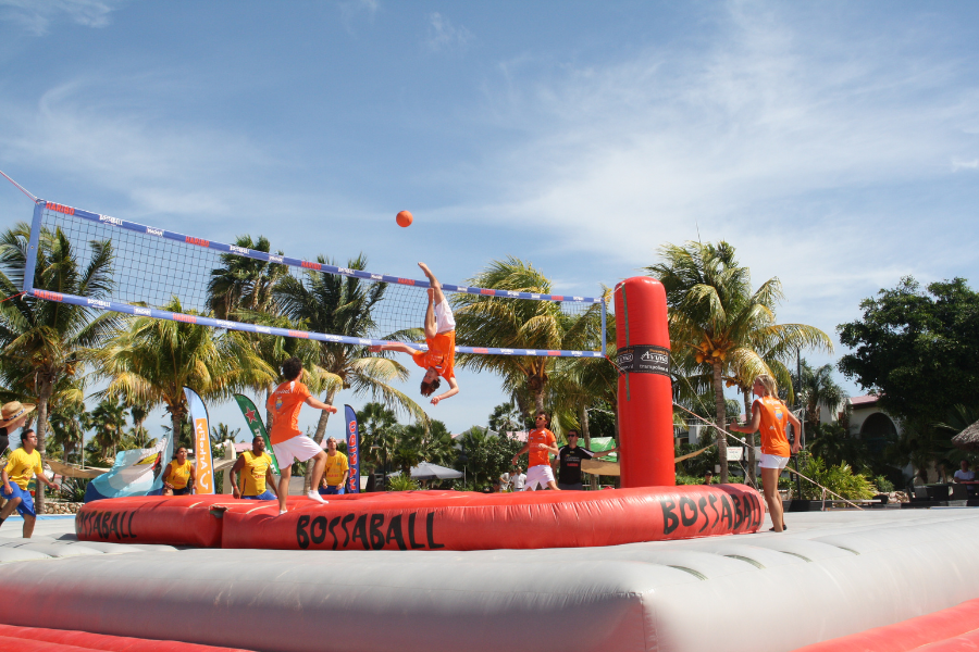 https://commons.wikimedia.org/wiki/File:WK_Bossaball_Bonaire_2013.JPG